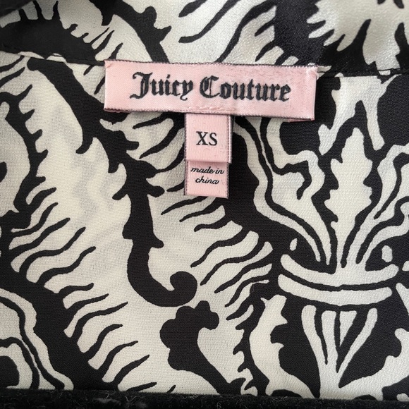 Juicy Couture black and white print sleeveless blouse with bow. Size XS. - Picture 3 of 5